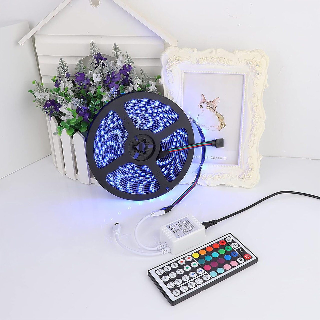 Controlere Benzi LED LBZ-00512 06 Controller LED RGB pentru bandă LED, telecomandă IR 44 taste, 12V