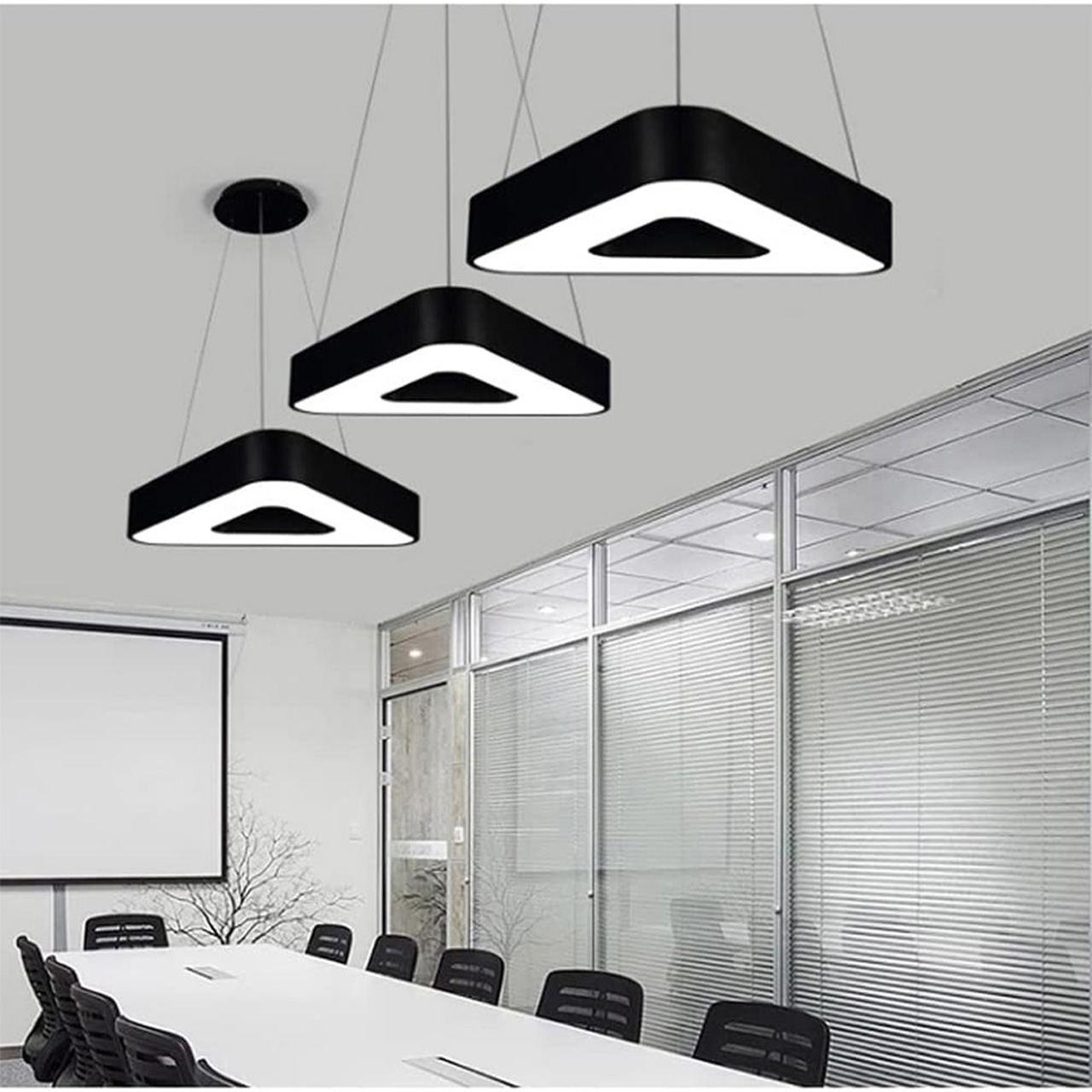 Plafoniera LED LBZ-00045 02 Plafonieră LED suspendată contur triunghiular 48W, 60 cm, lumină alb rece 6500K, neagră